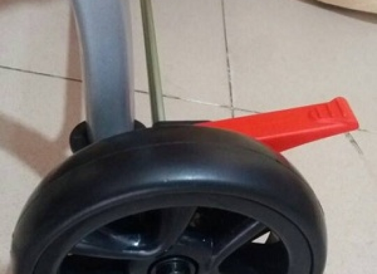 Xe đẩy bé châu âu- F630 (yên lưới)