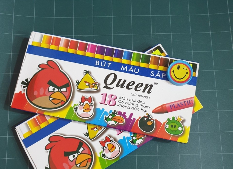 Sáp màu Queen 18m